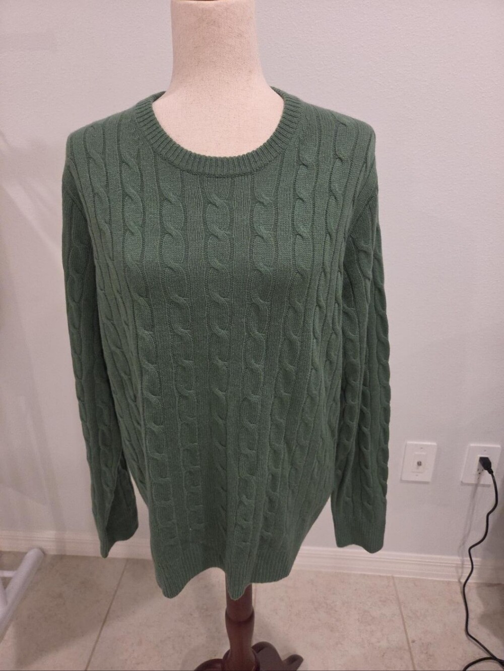 NWT J.Crew 100% Cashmere Cable Knit Crewneck Sweater Green L